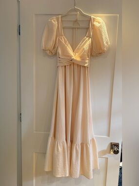 Beautiful butter puff sleeve midi dress